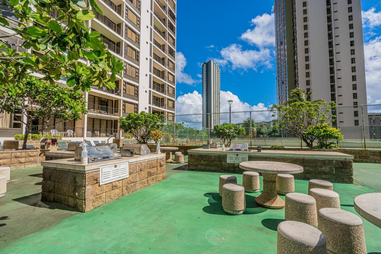 Free Parking, Pool, Sauna, Spa, Wifi, Bbq, Ac - Waikiki Banyan Honolulu Exterior photo