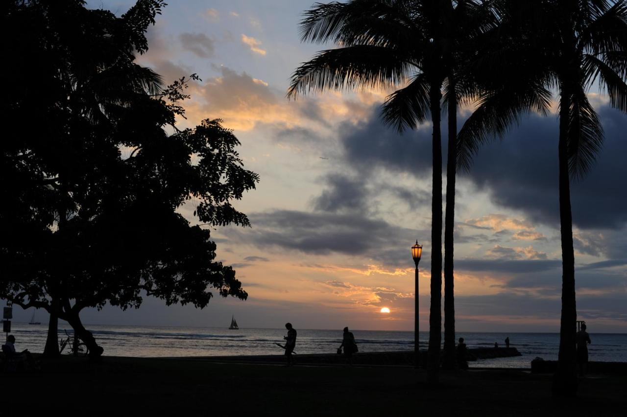Free Parking, Pool, Sauna, Spa, Wifi, Bbq, Ac - Waikiki Banyan Honolulu Exterior photo