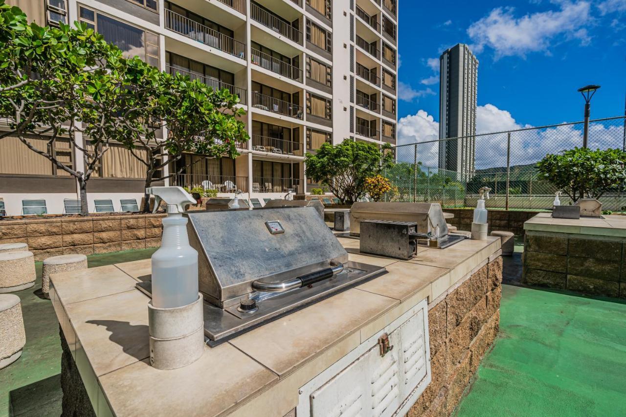 Free Parking, Pool, Sauna, Spa, Wifi, Bbq, Ac - Waikiki Banyan Honolulu Exterior photo