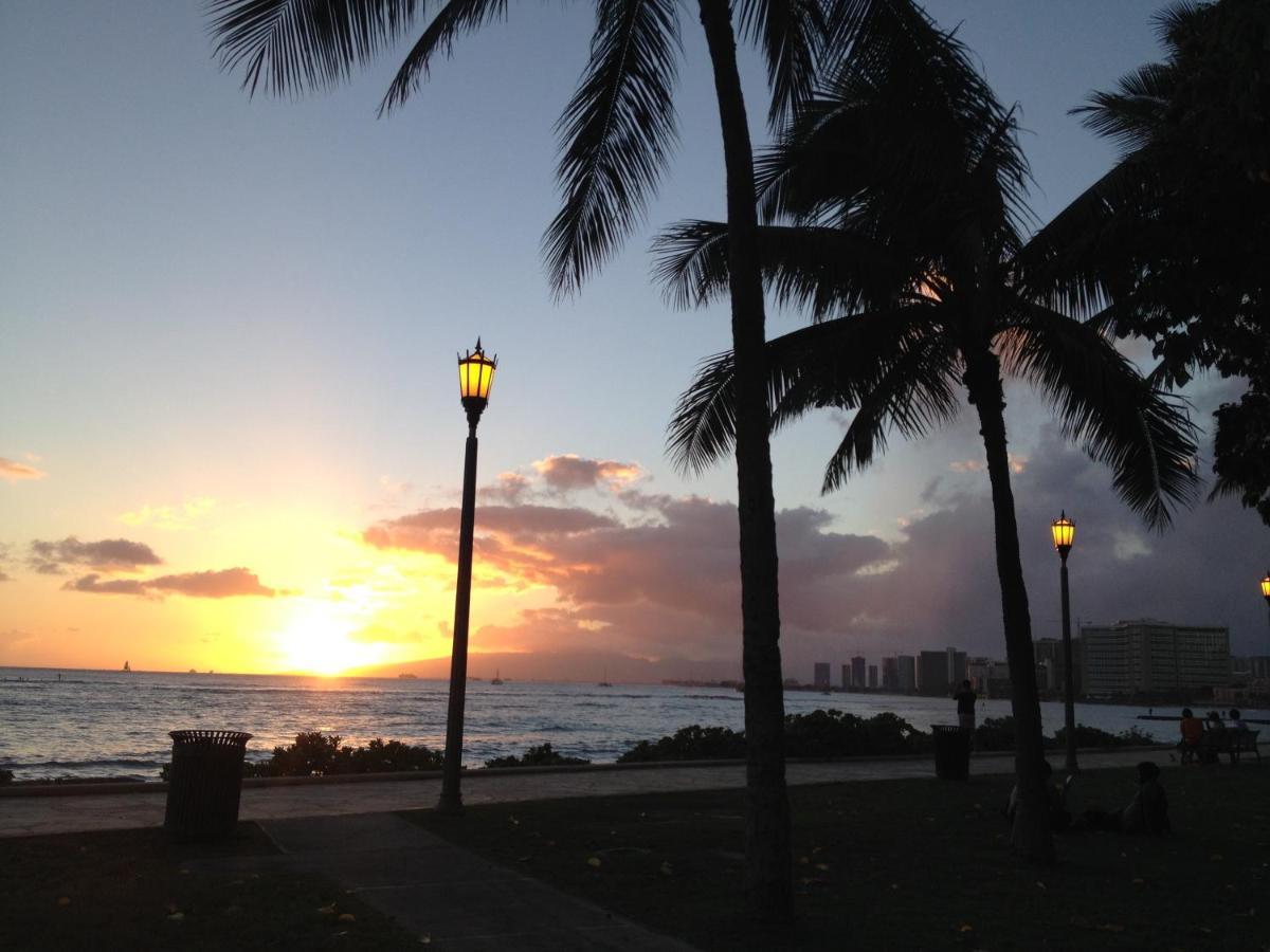 Free Parking, Pool, Sauna, Spa, Wifi, Bbq, Ac - Waikiki Banyan Honolulu Exterior photo