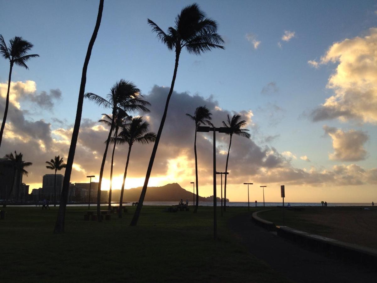 Free Parking, Pool, Sauna, Spa, Wifi, Bbq, Ac - Waikiki Banyan Honolulu Exterior photo