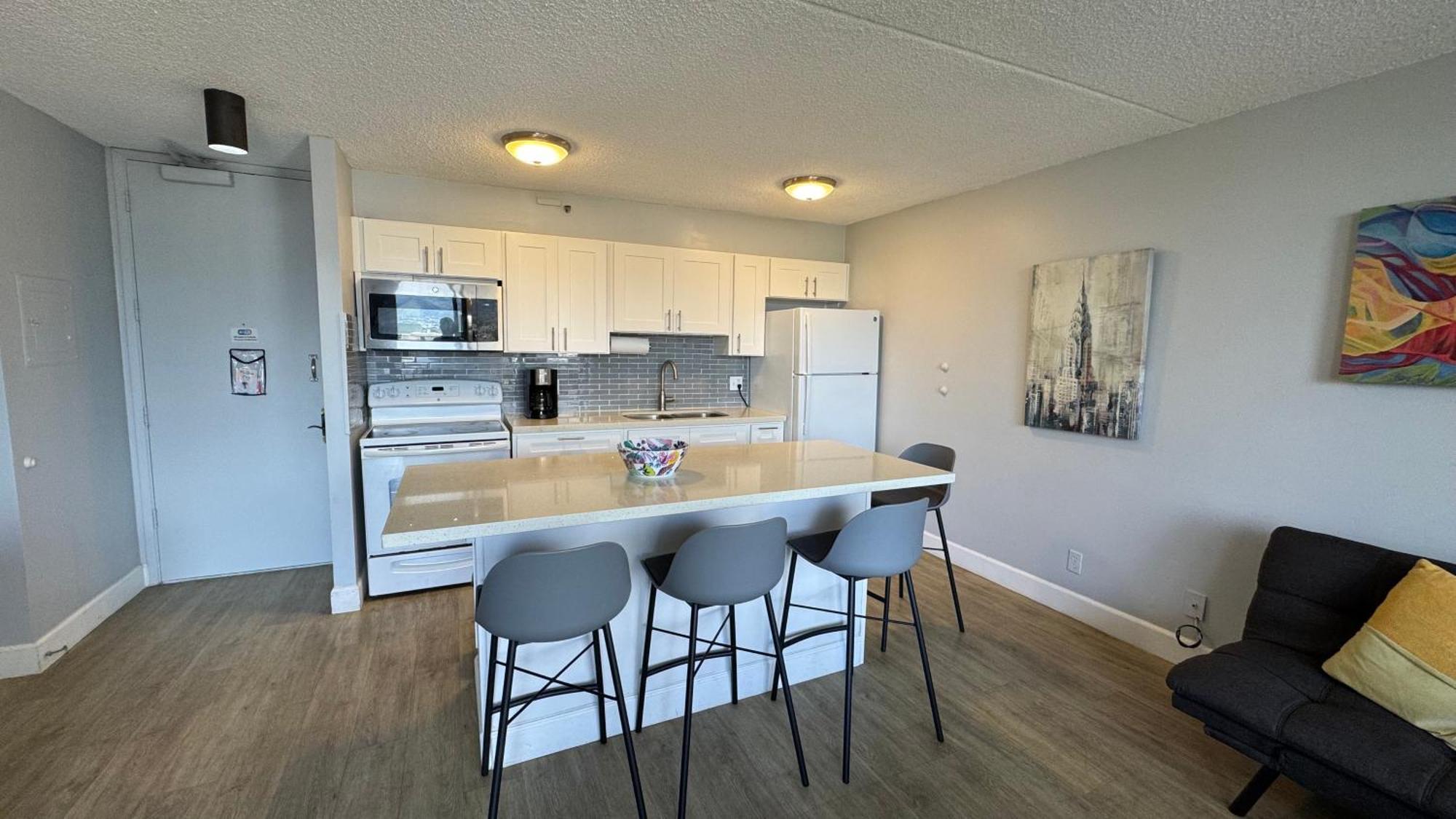 Free Parking, Pool, Sauna, Spa, Wifi, Bbq, Ac - Waikiki Banyan Honolulu Exterior photo